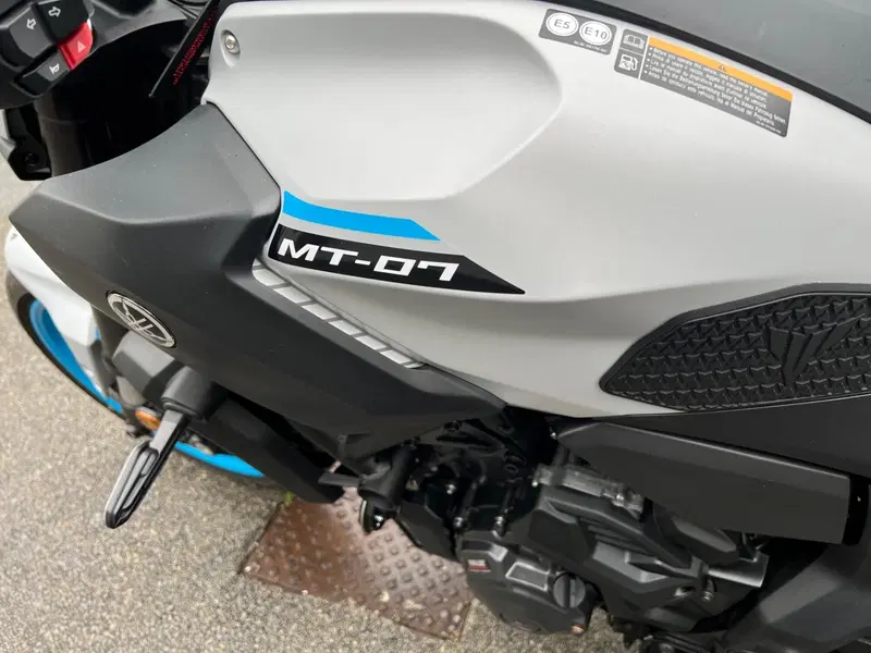 Yamaha MT-07 Y-AMT (2025 - 26) (6)