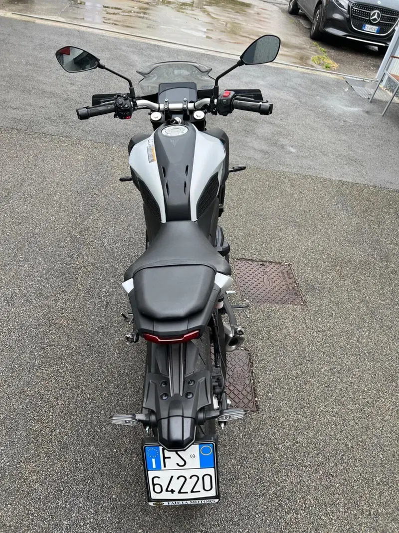 Yamaha MT-07 Y-AMT (2025 - 26) (10)