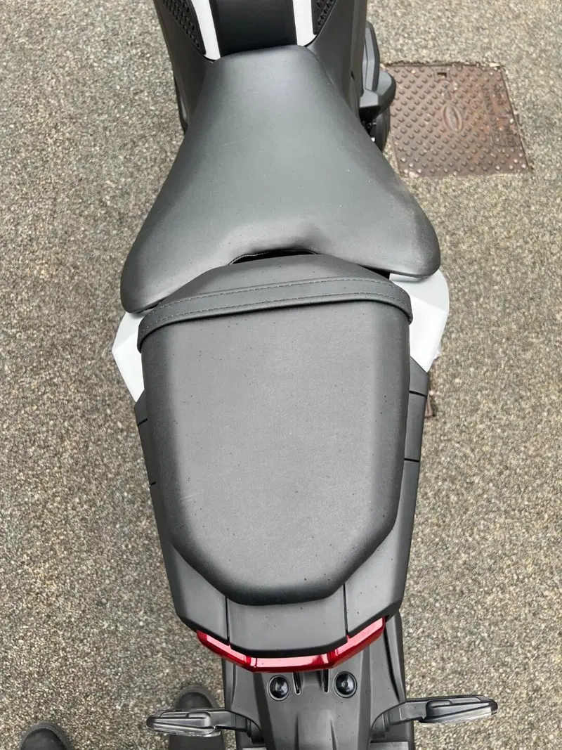 Yamaha MT-07 Y-AMT (2025 - 26) (12)