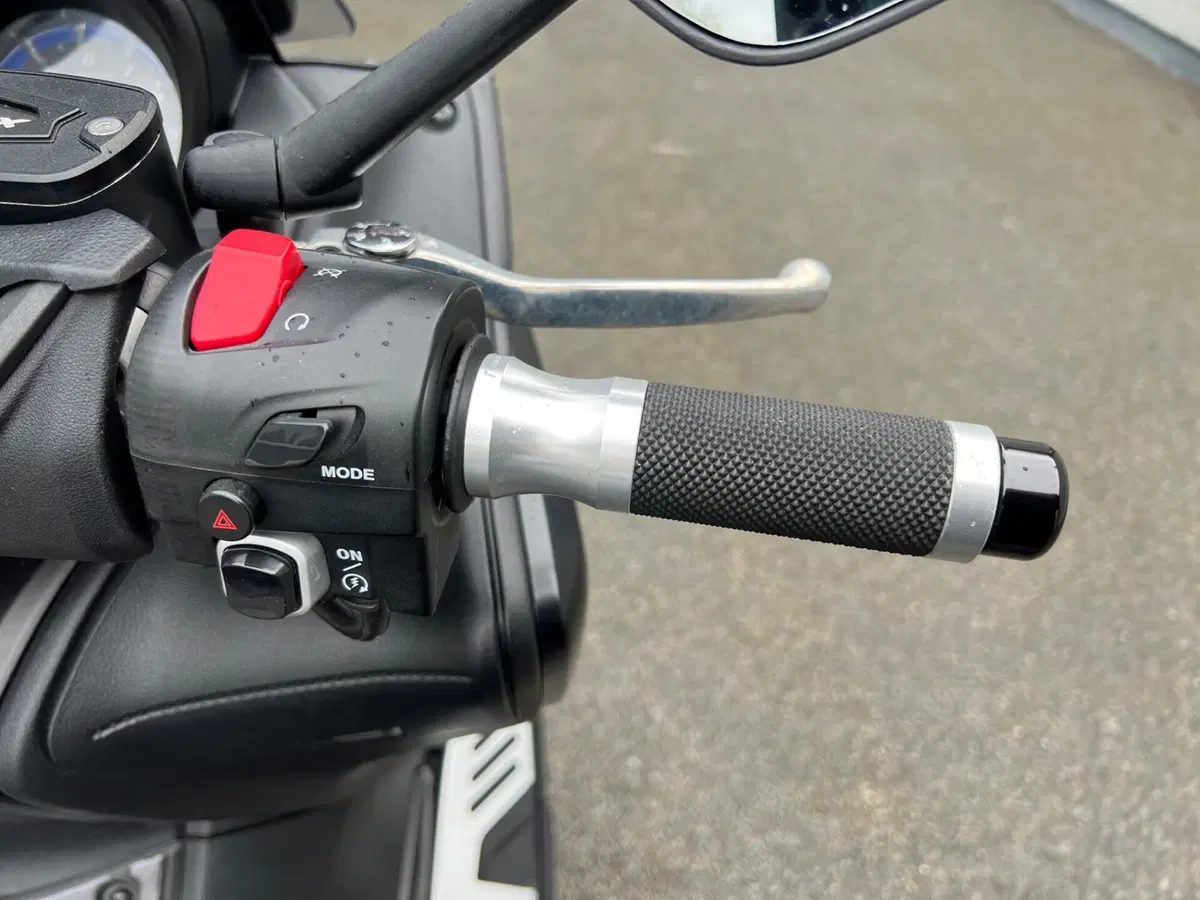 Yamaha T-Max 560 (2020 - 21) (9)