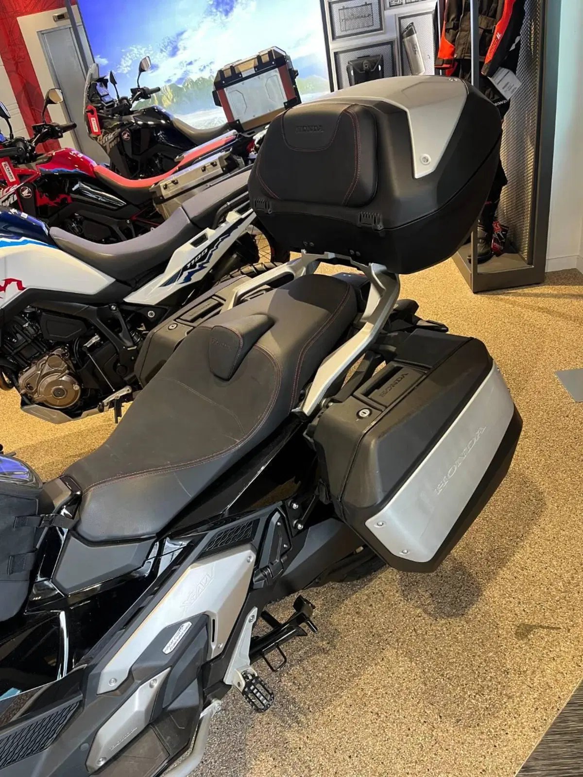 Honda X-ADV 750 Travel (2025 - 26) (5)