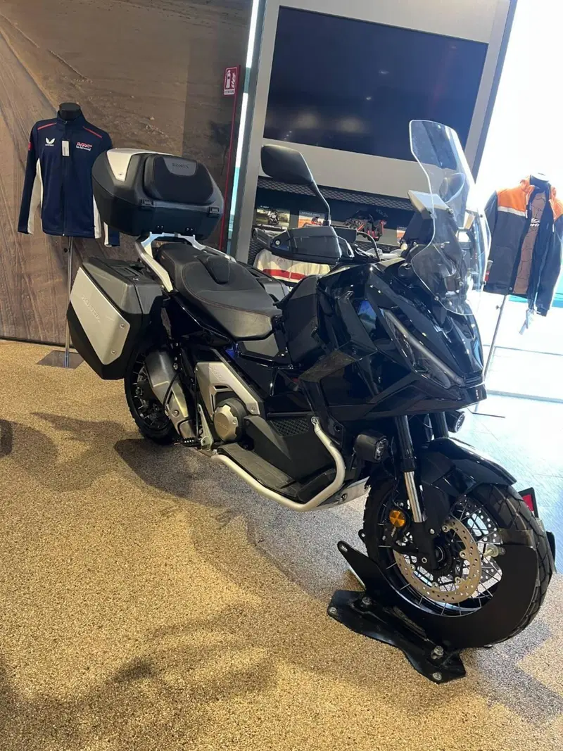 Honda X-ADV 750 Travel (2025 - 26) (2)