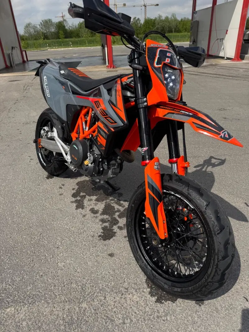 KTM 690 SMC R (2021 - 22) (2)