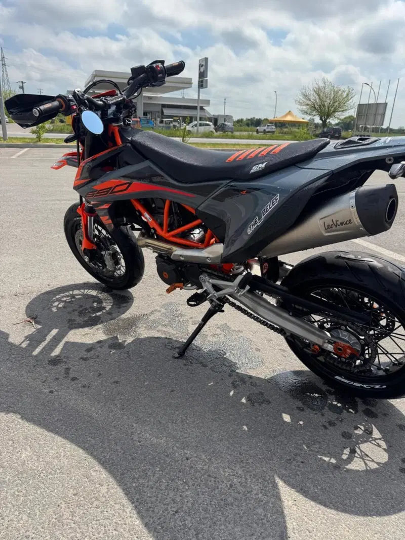 KTM 690 SMC R (2021 - 22) (5)