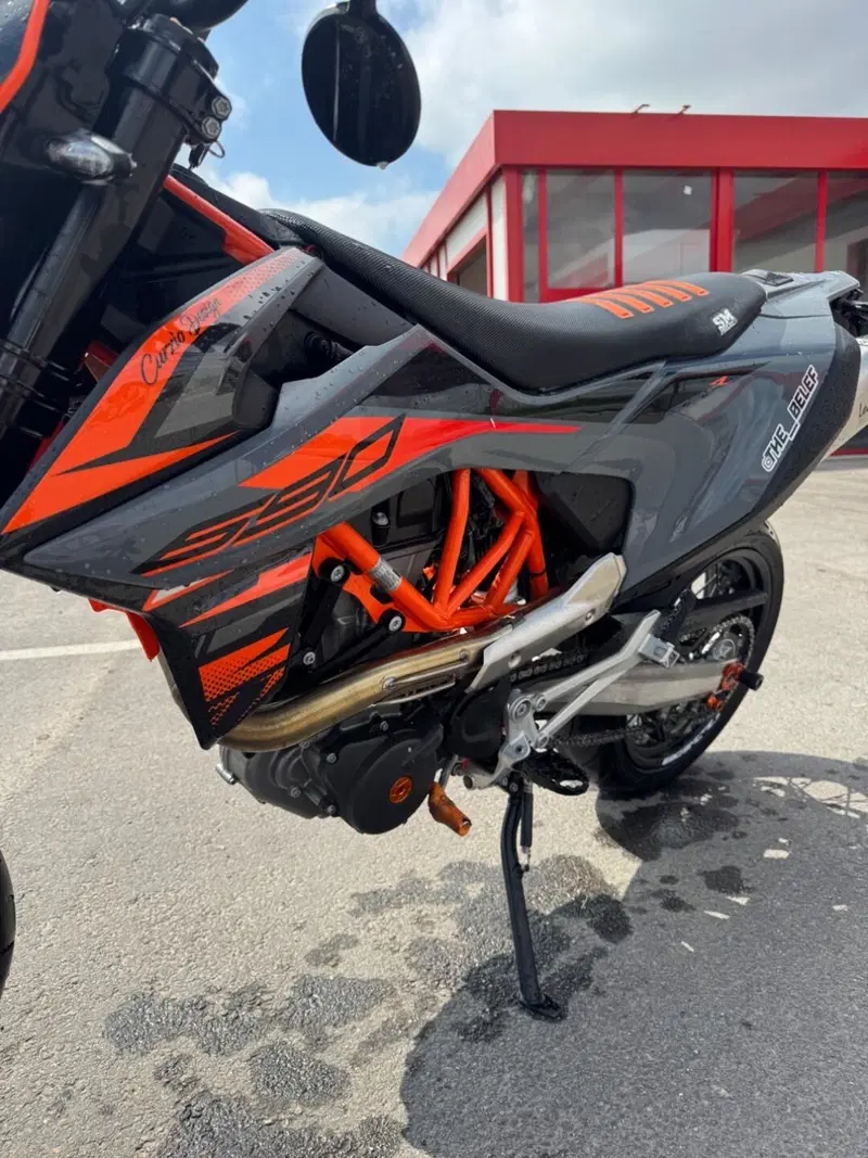 KTM 690 SMC R (2021 - 22) (8)