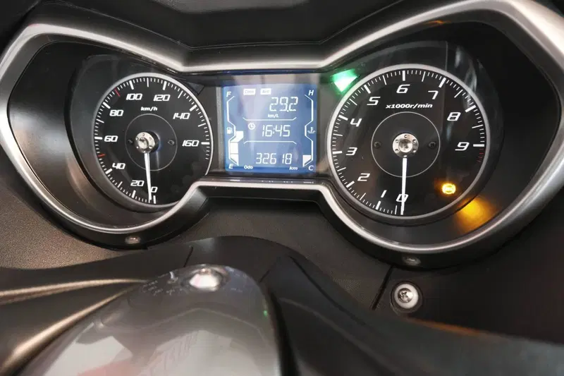 Yamaha X-Max 300 Tech Max (2021 - 24) (3)