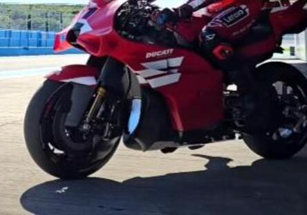 Più snella, senza abbassatore: Michele Pirro ha provato la MotoGP 850 cc a Misano