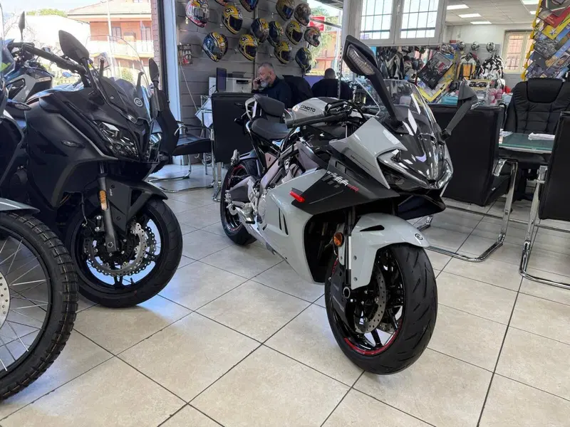 CFMOTO 675SR-R (2025 - 26) (3)