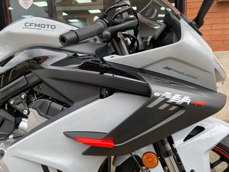 CFMOTO 675SR-R (2025 - 26) (4)