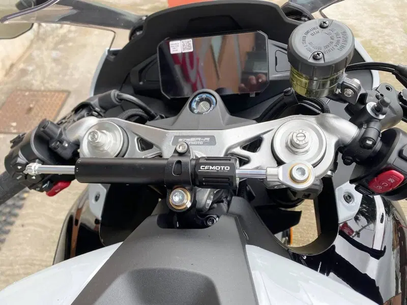 CFMOTO 675SR-R (2025 - 26) (5)