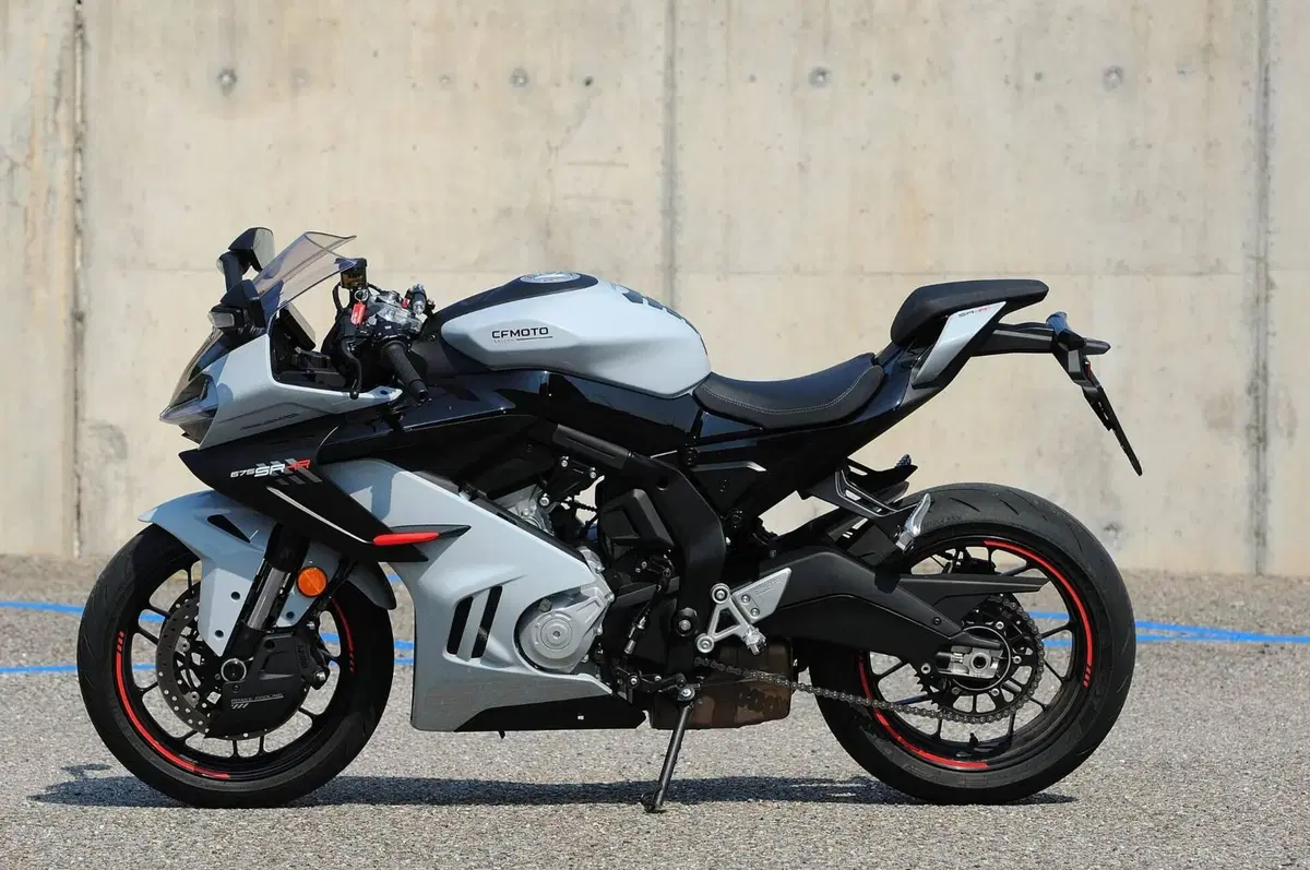 CFMOTO 675SR-R (2025 - 26) (7)