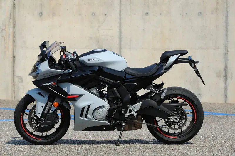 CFMOTO 675SR-R (2025 - 26) (7)