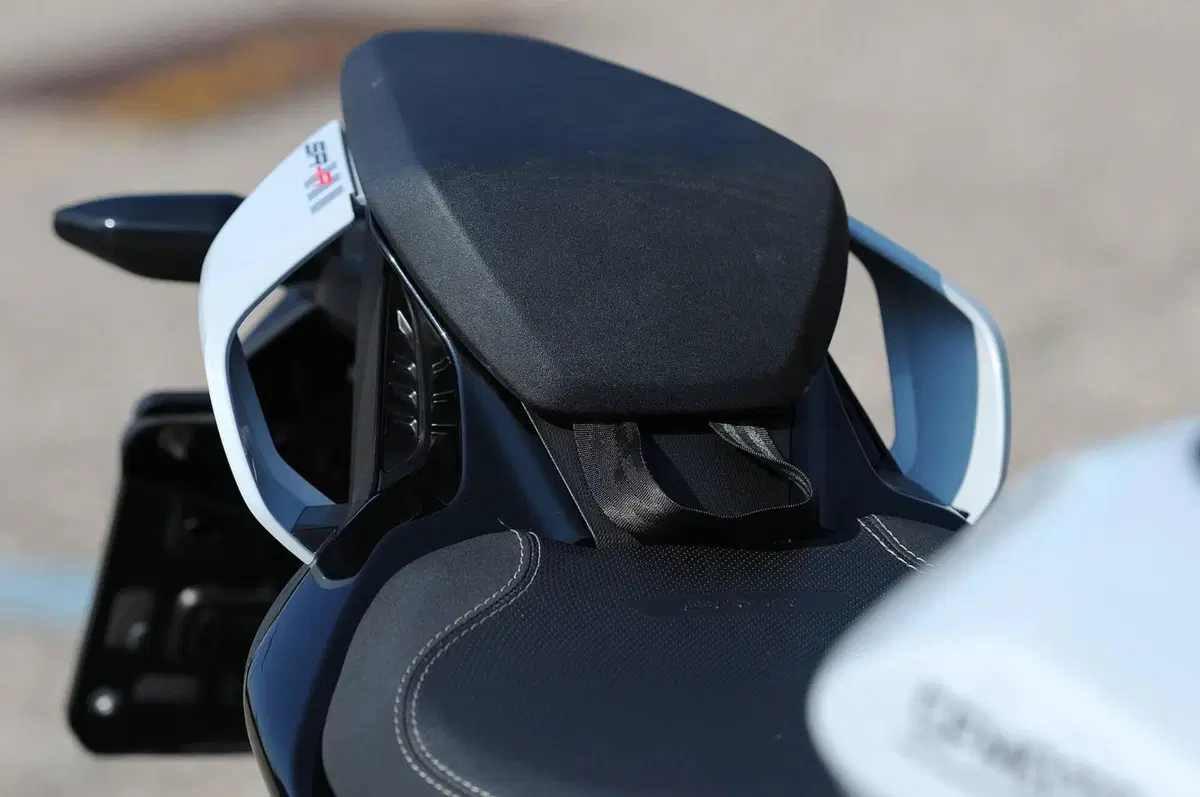 CFMOTO 675SR-R (2025 - 26) (8)
