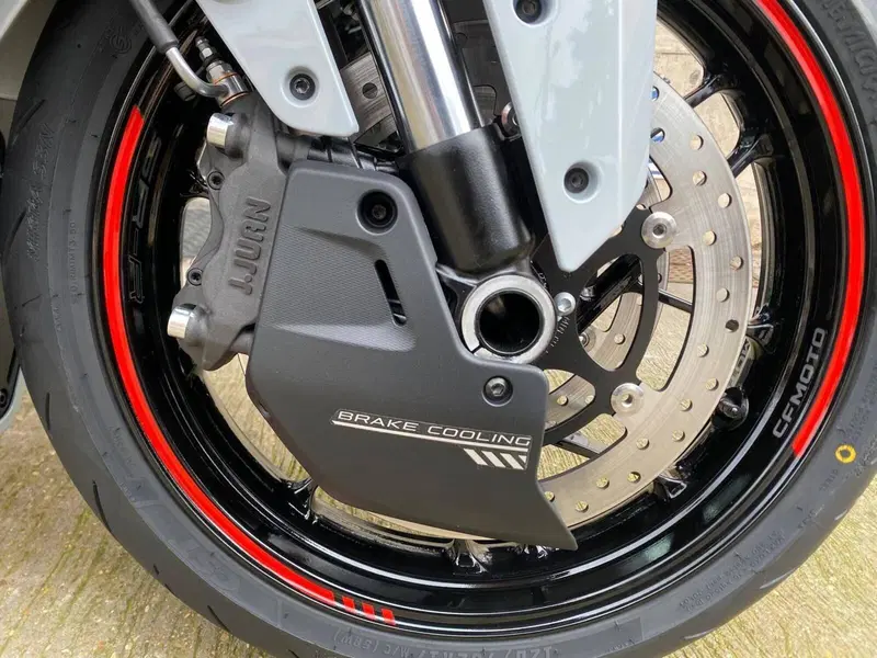 CFMOTO 675SR-R (2025 - 26) (11)