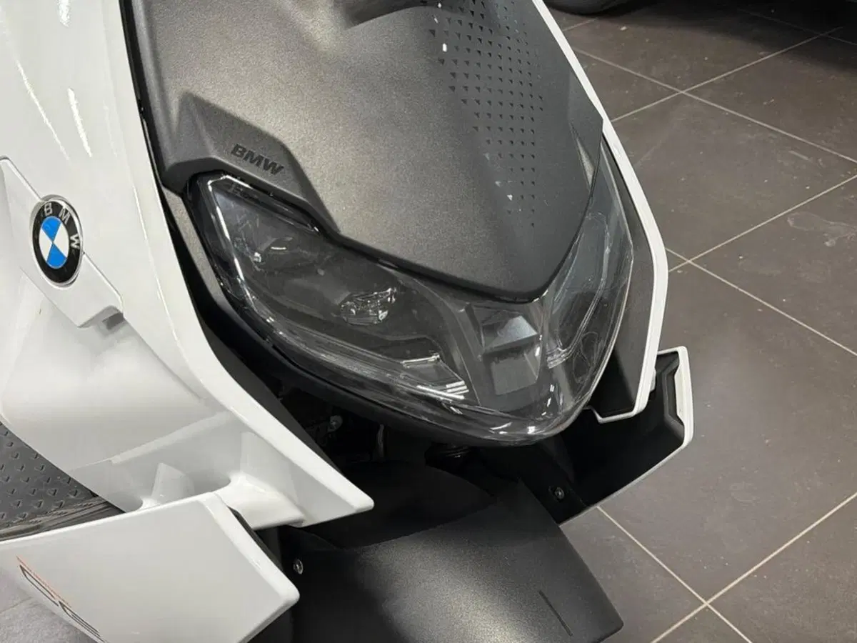 Bmw CE 04 (2021 - 25) (12)