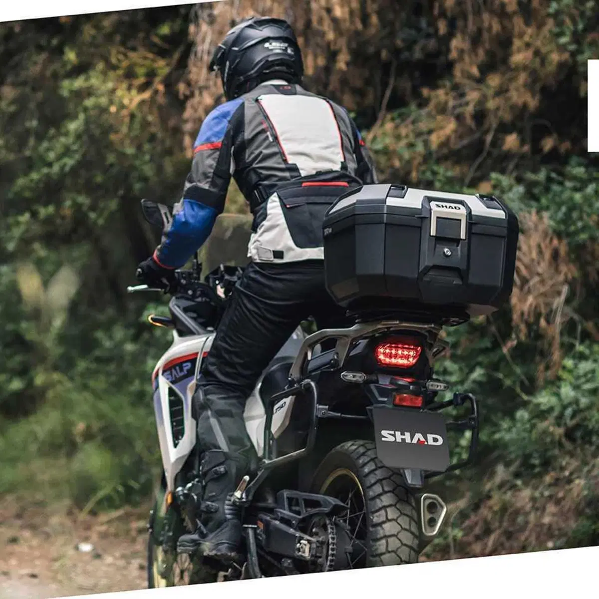 SHAD TR46: +5 litri di adventure nel bauletto Terra (10)