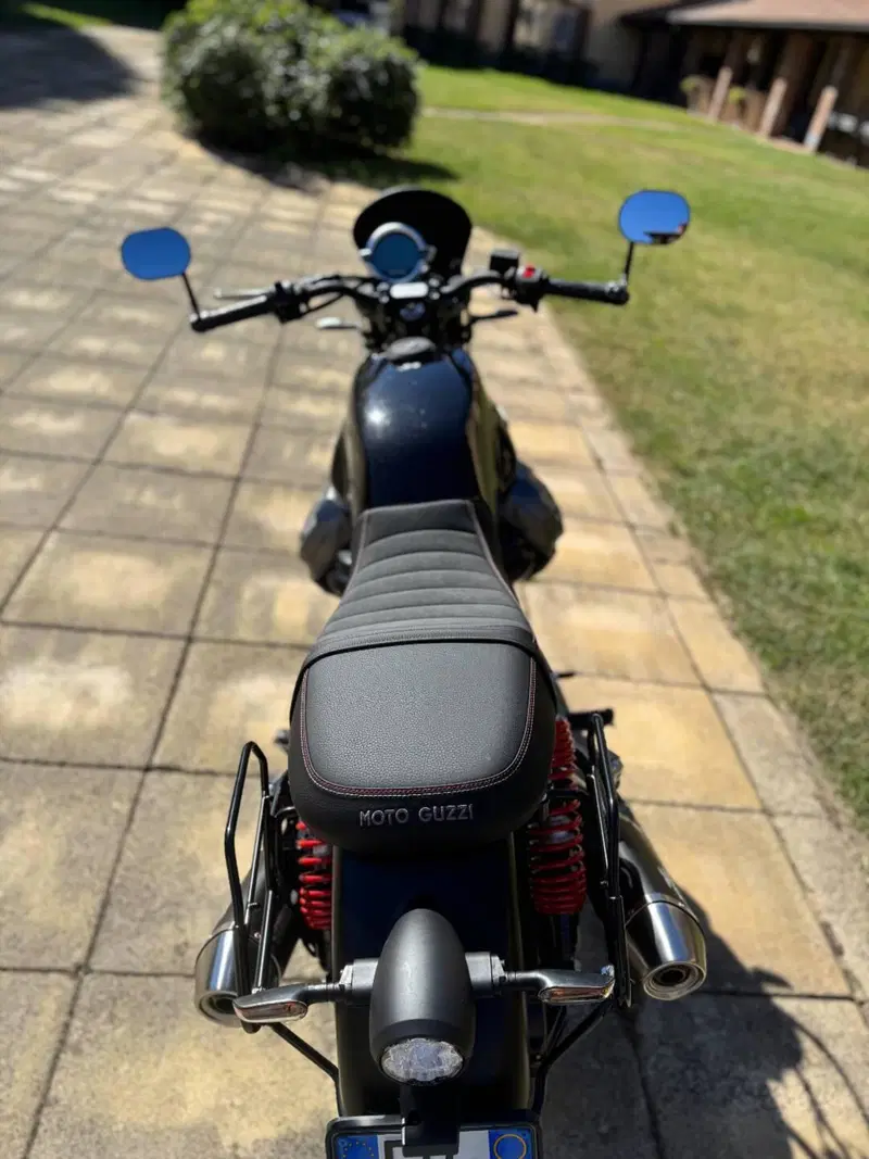 Moto Guzzi V7 Stone Special Edition (2022 - 25) (7)