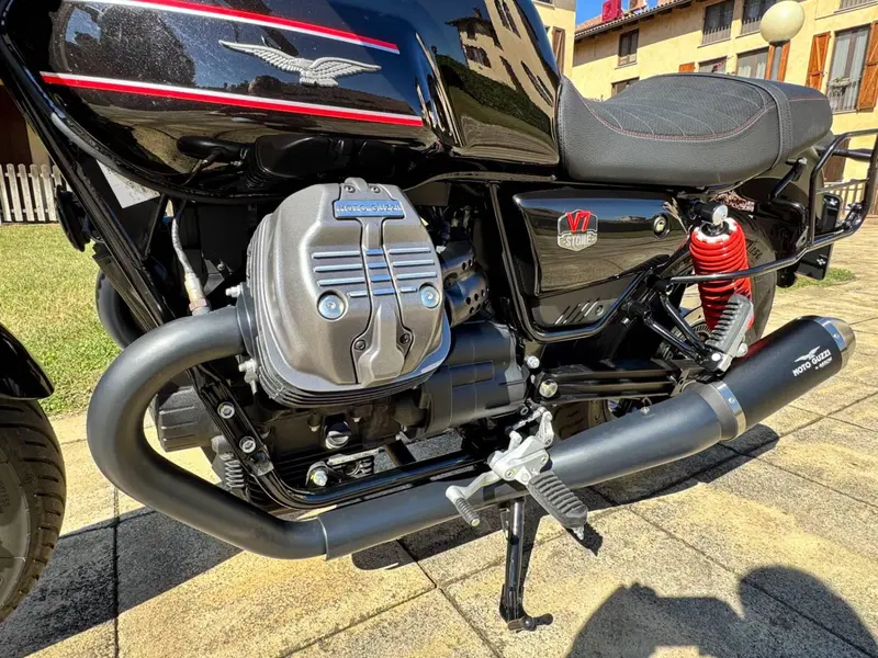 Moto Guzzi V7 Stone Special Edition (2022 - 25) (11)
