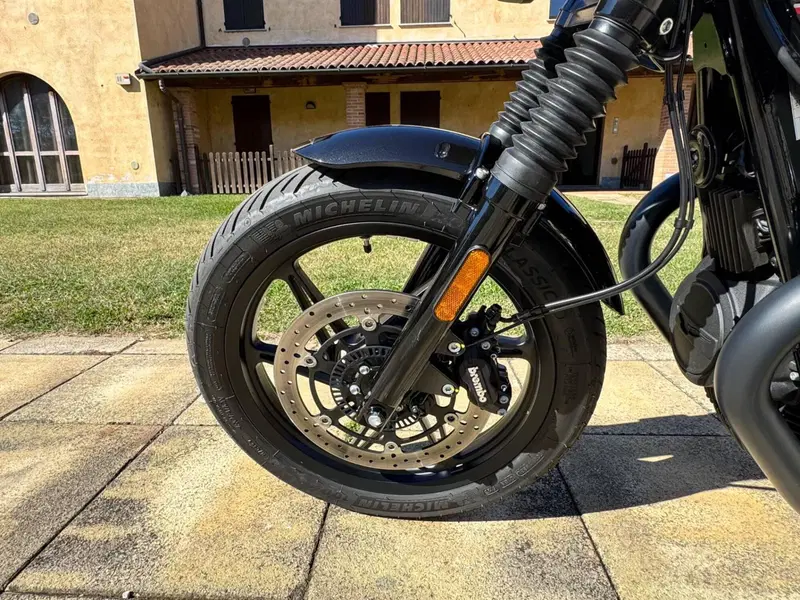 Moto Guzzi V7 Stone Special Edition (2022 - 25) (12)