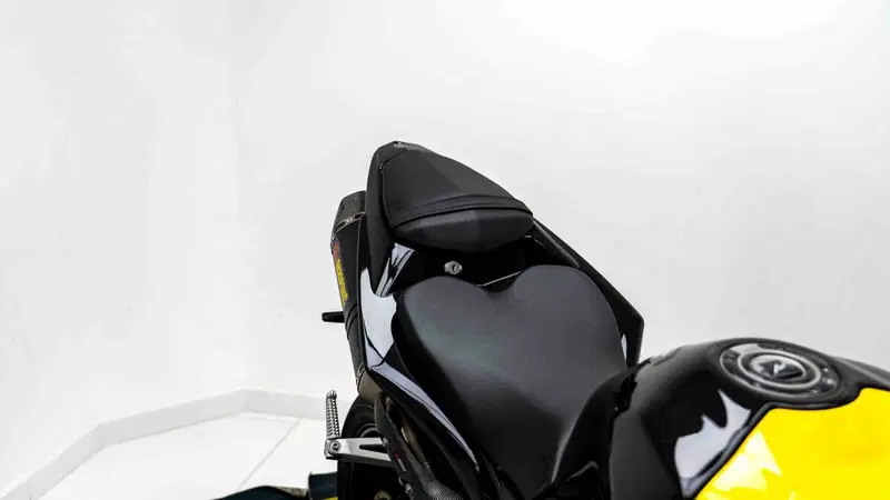Yamaha YZF R1 (2009 - 11) (10)