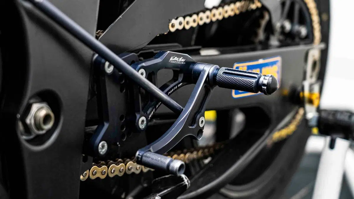 Yamaha YZF R1 (2009 - 11) (13)