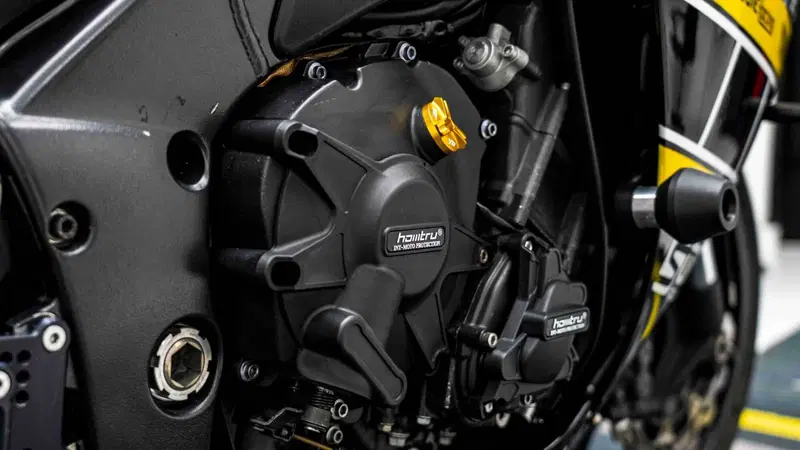 Yamaha YZF R1 (2009 - 11) (15)