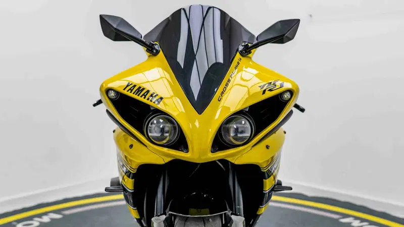 Yamaha YZF R1 (2009 - 11) (19)