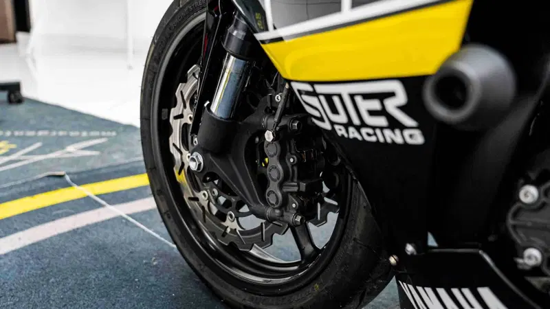 Yamaha YZF R1 (2009 - 11) (20)