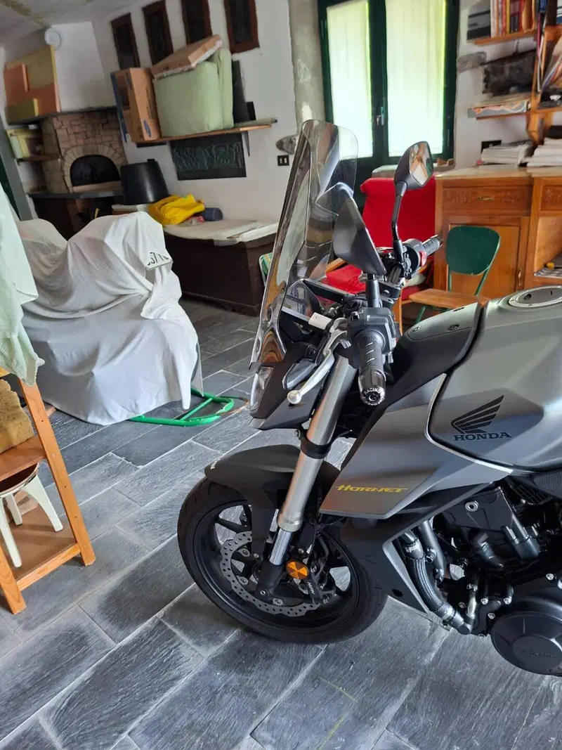 Honda CB 750 Hornet (2023 - 24) (3)