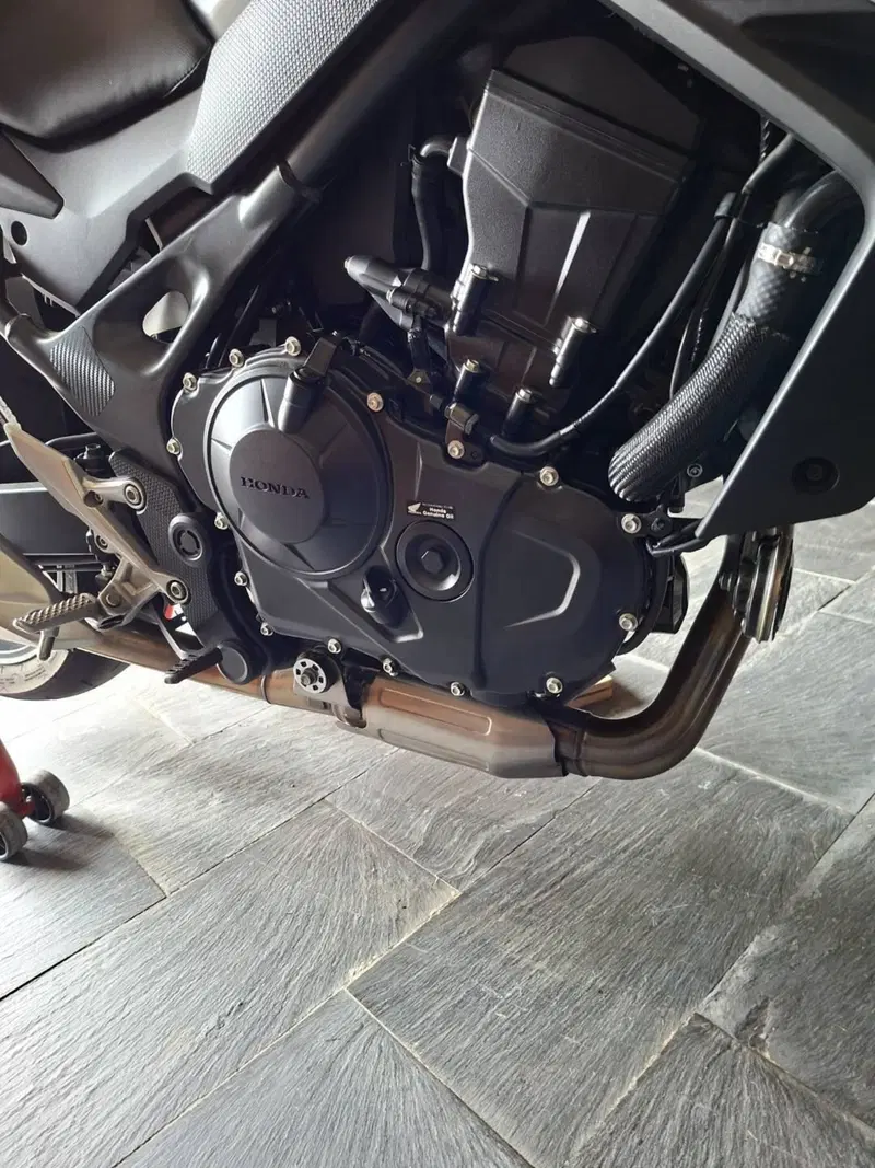 Honda CB 750 Hornet (2023 - 24) (4)