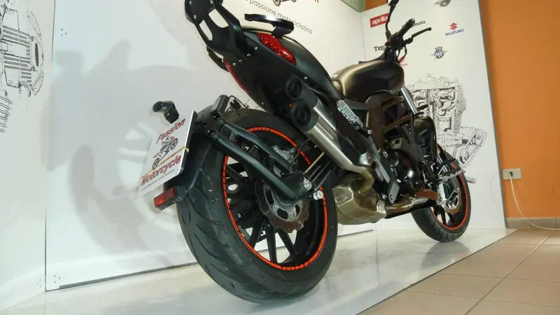 Benelli 502 C (2021 - 25) (2)