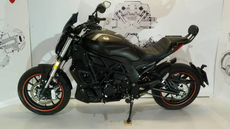 Benelli 502 C (2021 - 25) (3)