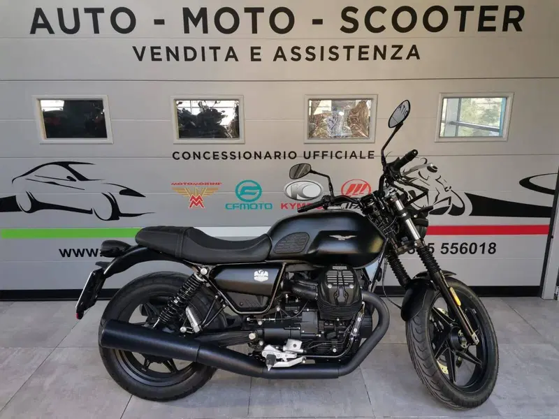 Moto Guzzi V7 Stone (2025 - 26)