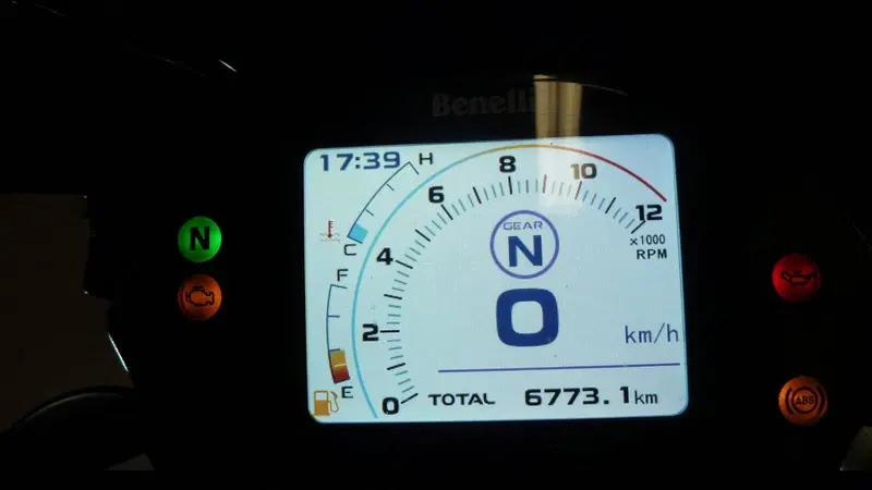 Benelli 502 C (2021 - 25) (7)