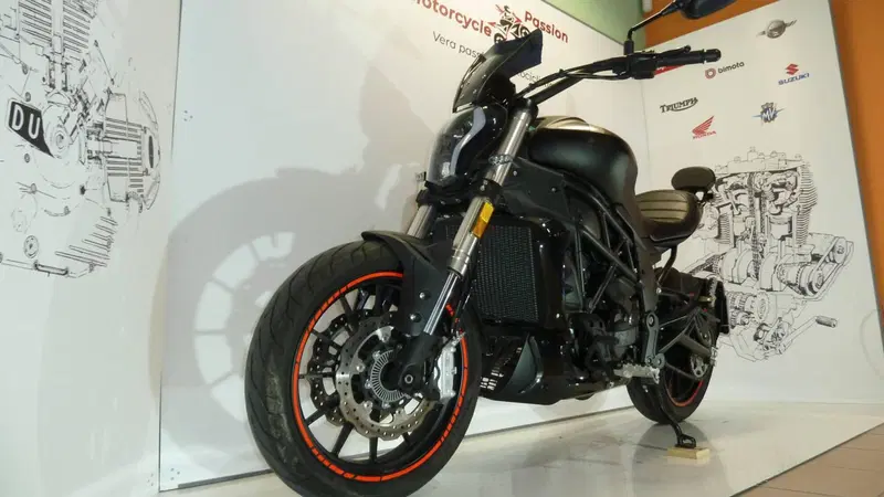 Benelli 502 C (2021 - 25) (8)