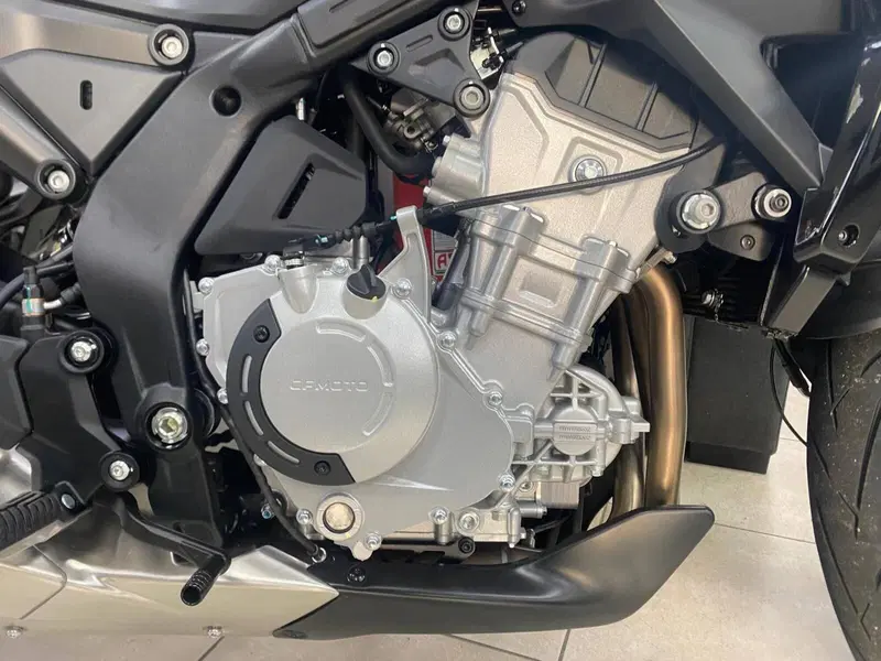 CFMOTO 675NK (2025 - 26) (7)