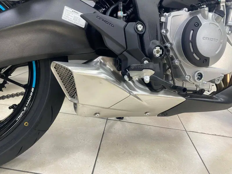 CFMOTO 675NK (2025 - 26) (10)