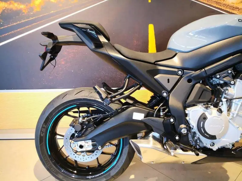 CFMOTO 675NK (2025 - 26) (5)