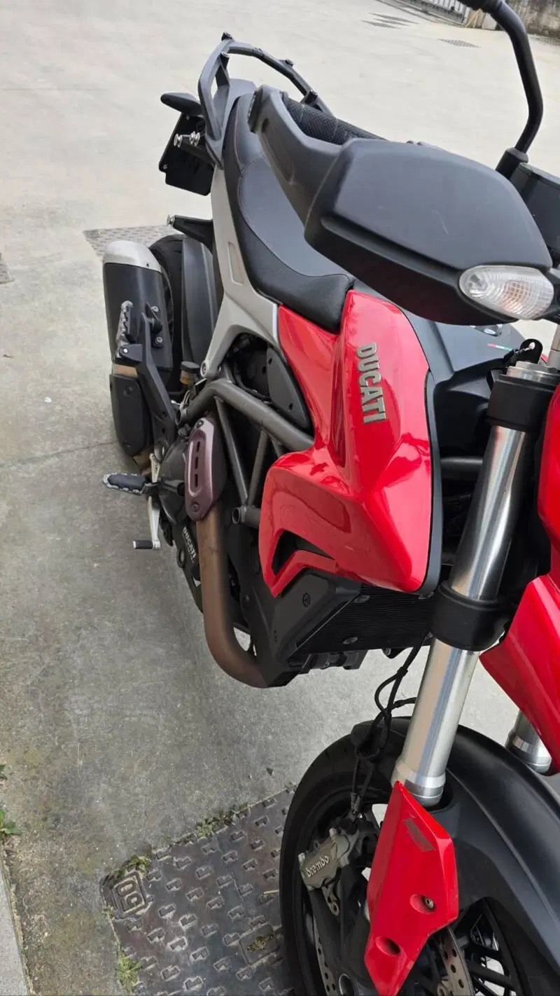 Ducati Hyperstrada 821 (2013 - 15) (2)