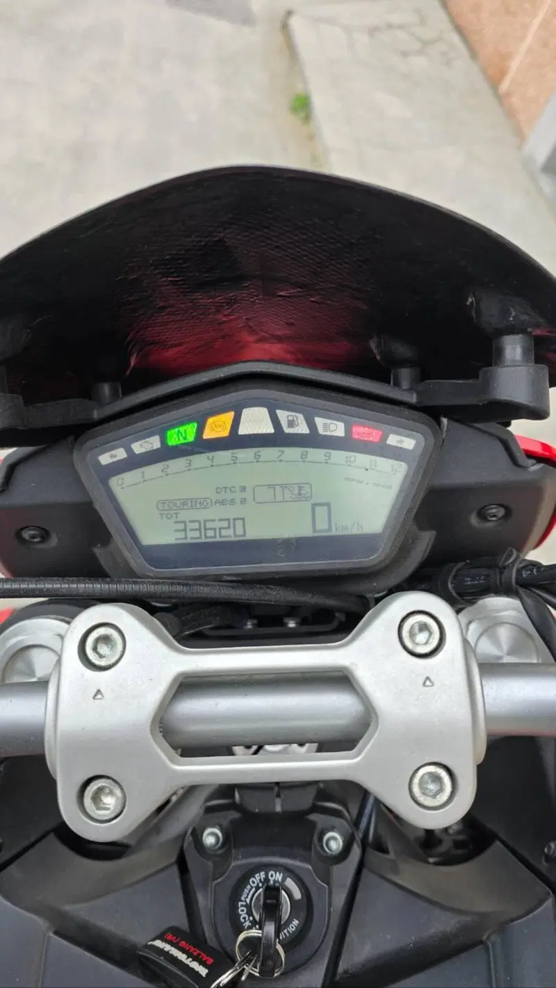 Ducati Hyperstrada 821 (2013 - 15) (4)