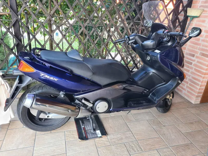 Yamaha T-Max 500 (2004 - 07) (4)