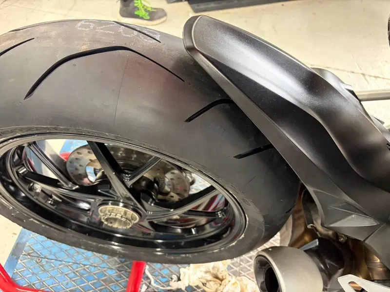 Ducati Streetfighter V2 (2022 - 24) (3)