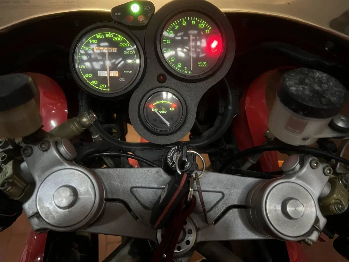 Ducati SuperSport 750 HF I.E.(1999 - 02) (2)