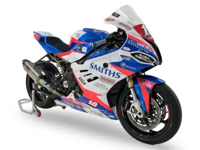 All'asta la BMW S1000 RR con cui Hickman domin&ograve; il TT 2019: stima fino a 44.000 euro
