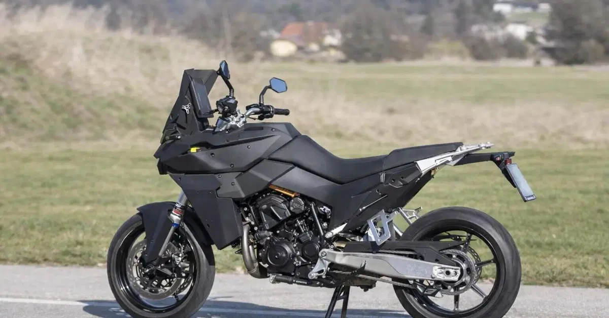 KTM prepara la 990 SMT: avvistata su strada, il debutto &egrave; vicino