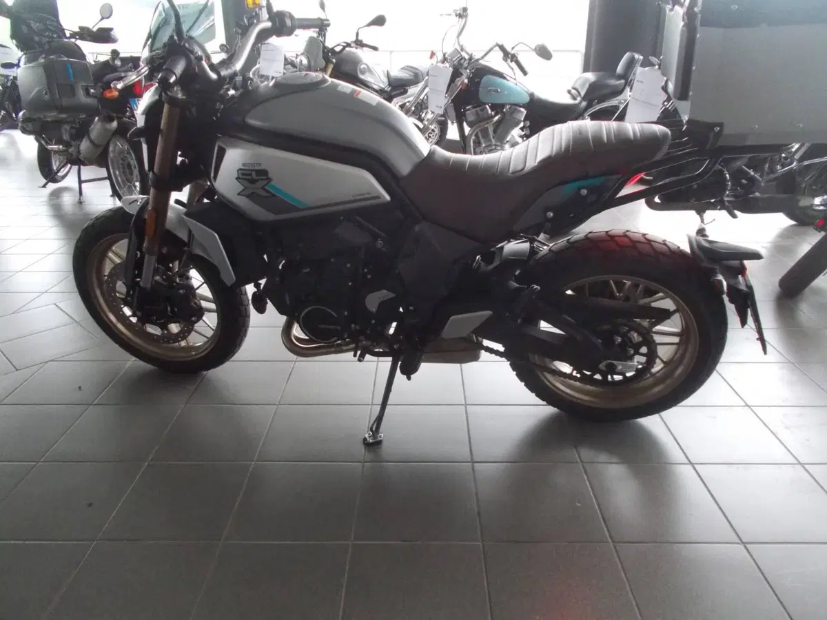 CFMOTO 700CL-X Heritage (2021 - 26) (4)