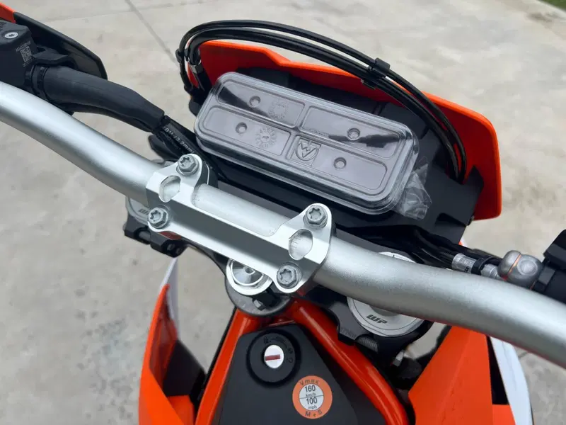 KTM 690 Enduro R (2026) (3)