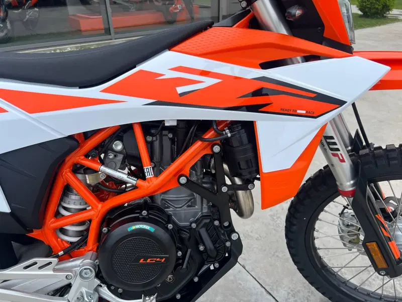 KTM 690 Enduro R (2026) (5)