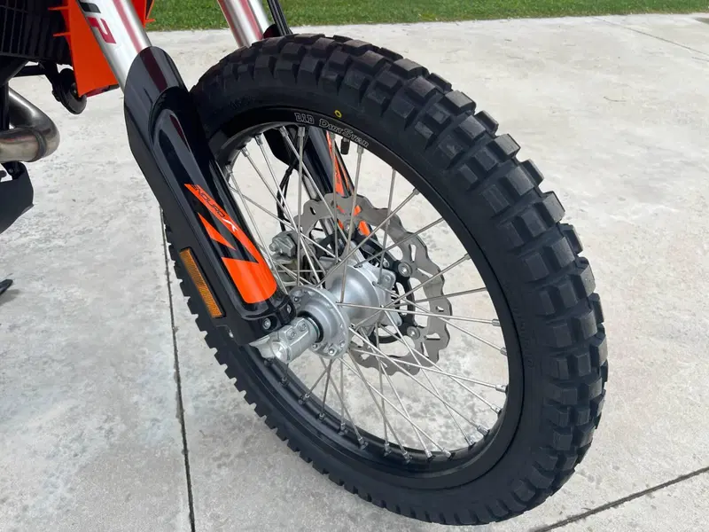 KTM 690 Enduro R (2026) (6)