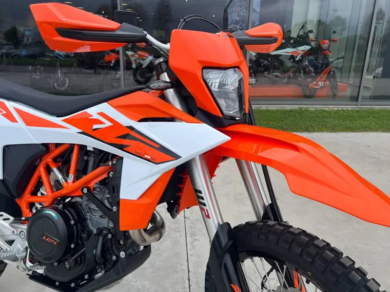 KTM 690 Enduro R (2026) (2)